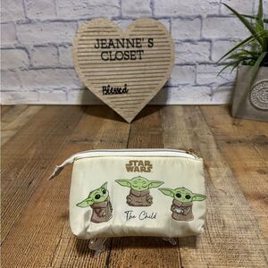 Boxlunch x lucasfilm x bio world x Star Wars x mandalorian the child pouch